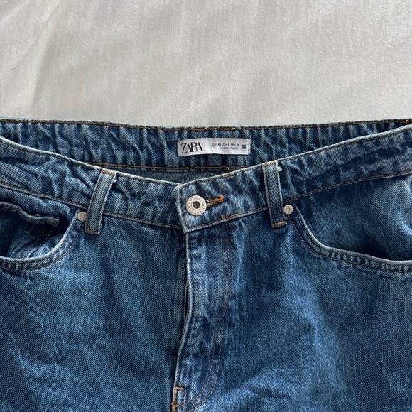 Zara Mid Rise Baggy Jeans - Picture 3 of 4